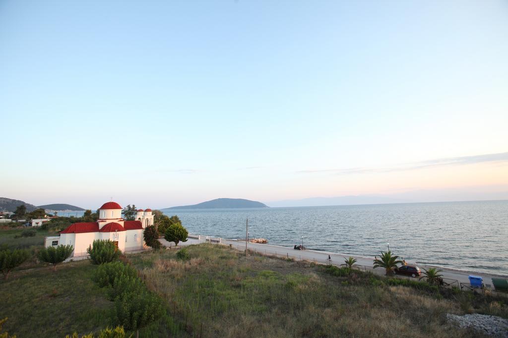 Iria Beach المظهر الخارجي الصورة