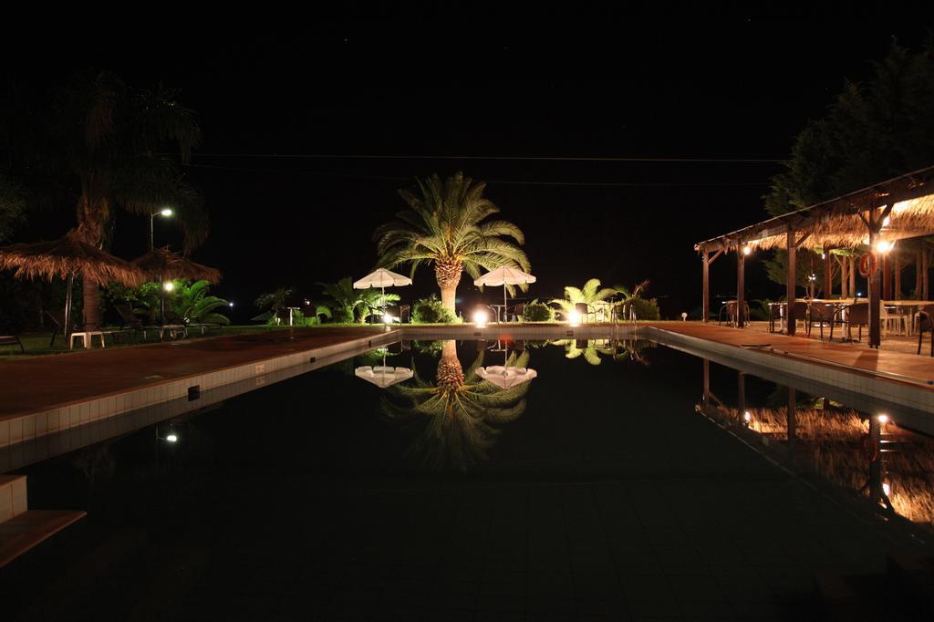 Iria Beach المظهر الخارجي الصورة